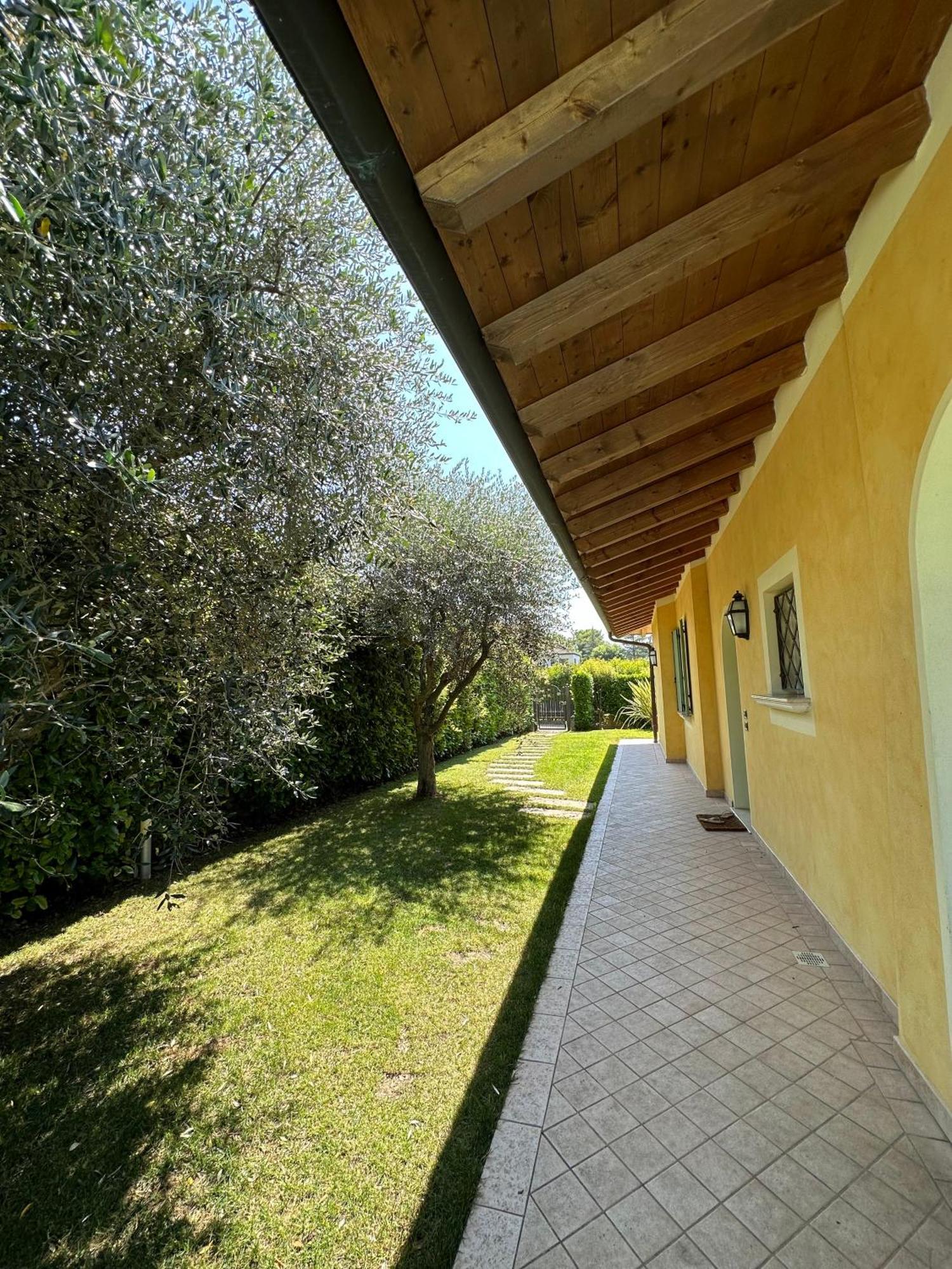 Villa Oliva Manerba del Garda Exterior photo